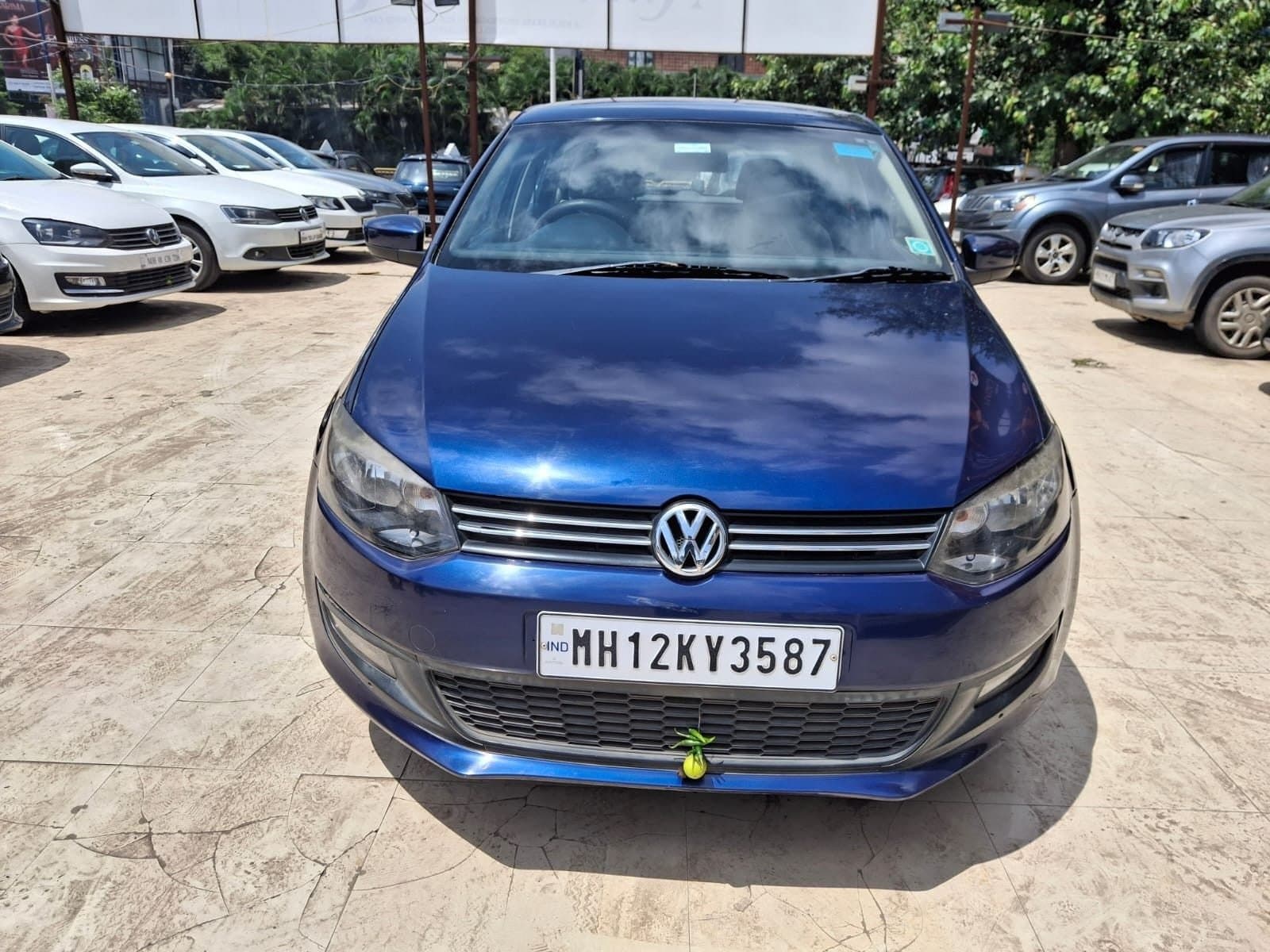 2014 Volkswagen Polo Highline1.2L (P) FrontStraightShot