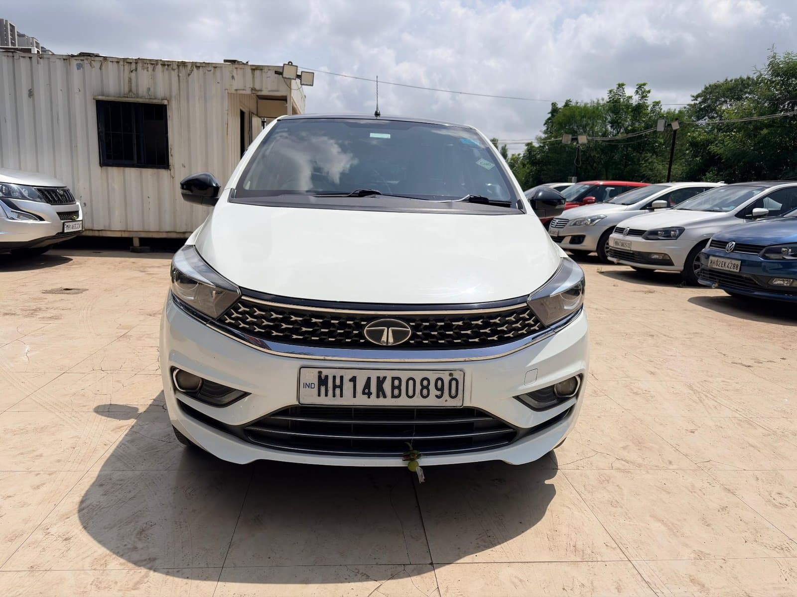 2022 Tata Tiago Revotron Xz Plus FrontStraightShot